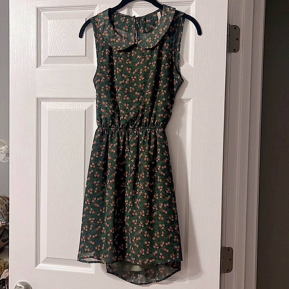 Open Back Collared Floral Dress